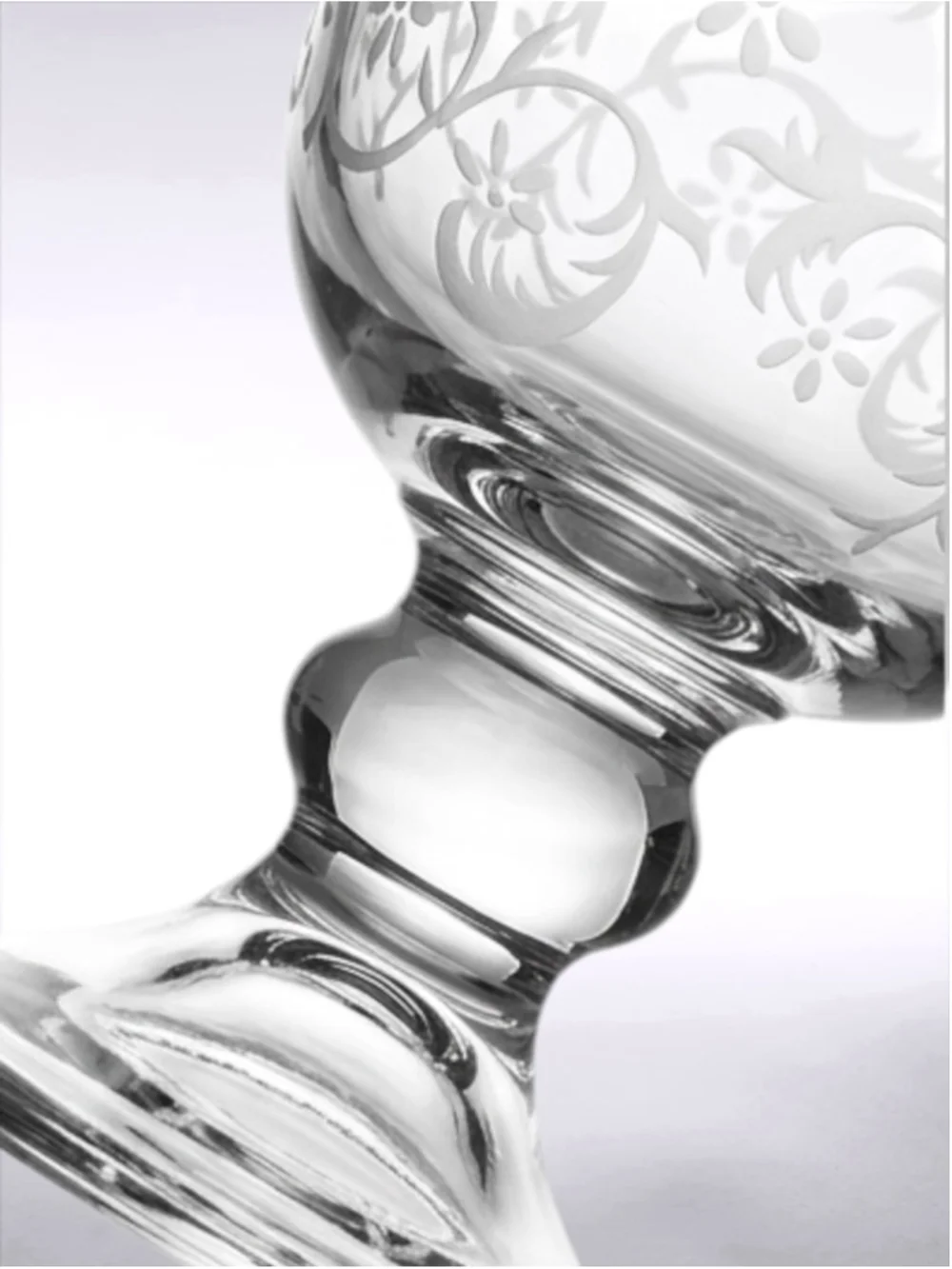 Flared Frosted Etched Footed Vase – 10” Elegant Crystal-Style Design